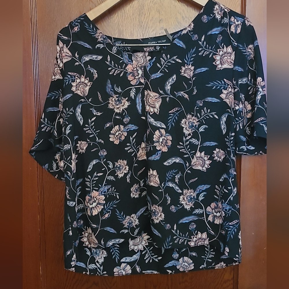 Ivanka Trump blouse sz M